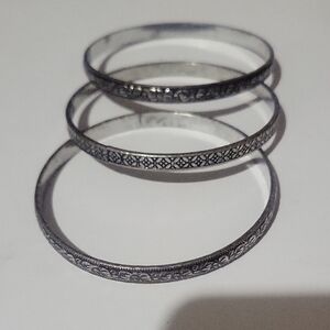 Vintage Engraved Silver Tone Bangle Set